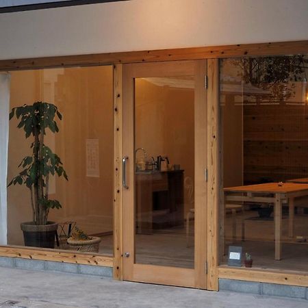 Hub Inn Ономичи Екстериор снимка